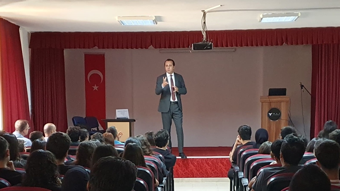 Alanya Tiyatrosu Oyuncusu ve Yönetmen Mustafa Erman Doğan Kariyer Günleri Kapsamında Aramızda